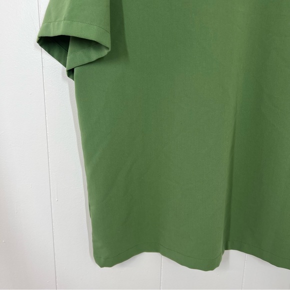 Figs Green Leon Scrub Top - Picture 11 of 15